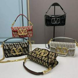 Picture of Valentino Handbags _SKUfw128828457fw